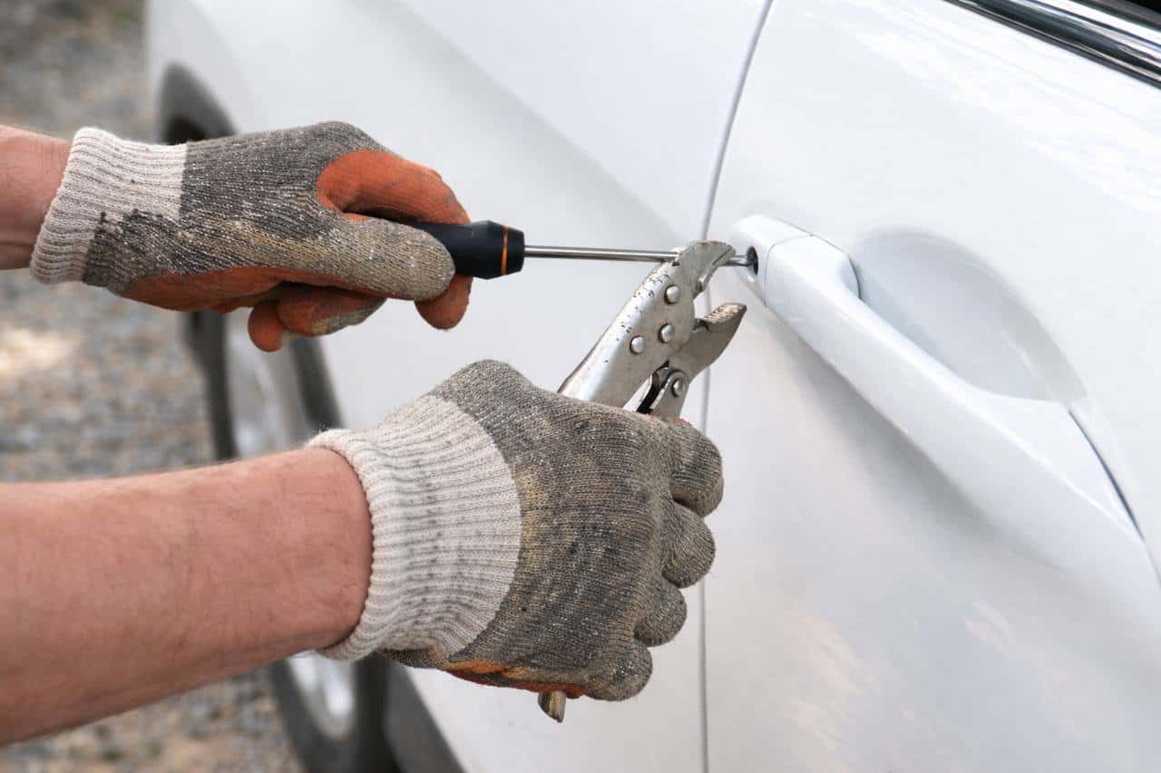 תמונה של פריצת רכב